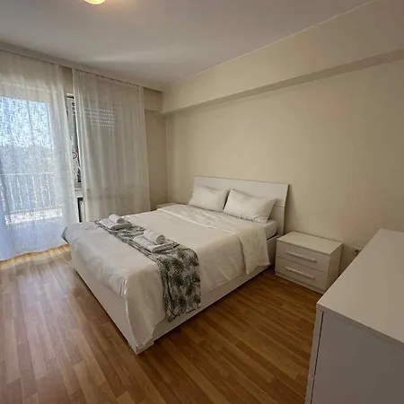 Rooftop 1 Bed Sleeps 4