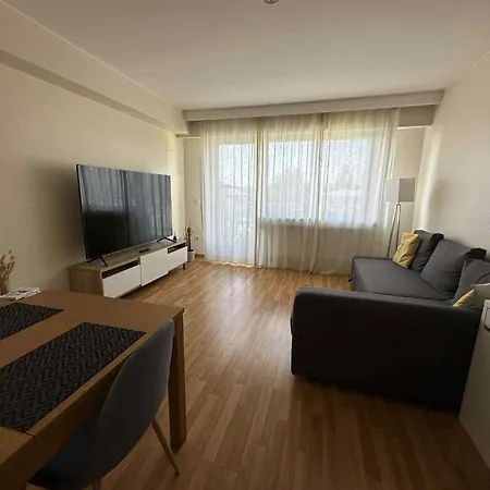 Rooftop 1 Bed Sleeps 4 דירה