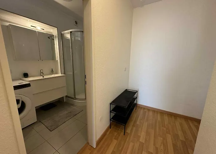 Rooftop 1 Bed Sleeps 4 *