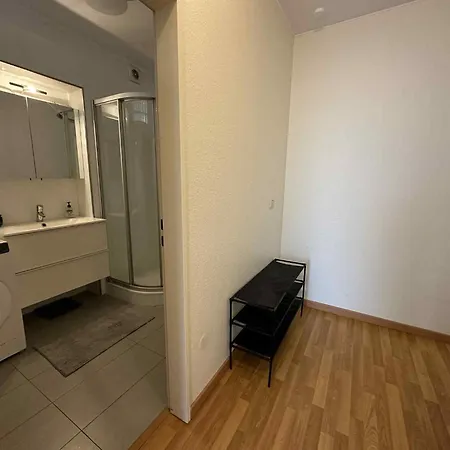 Rooftop 1 Bed Sleeps 4 *